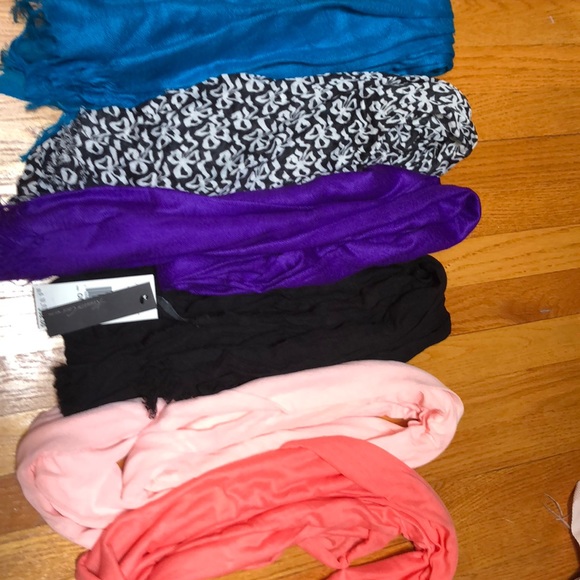 Scarves (6 colors) - Picture 1 of 3